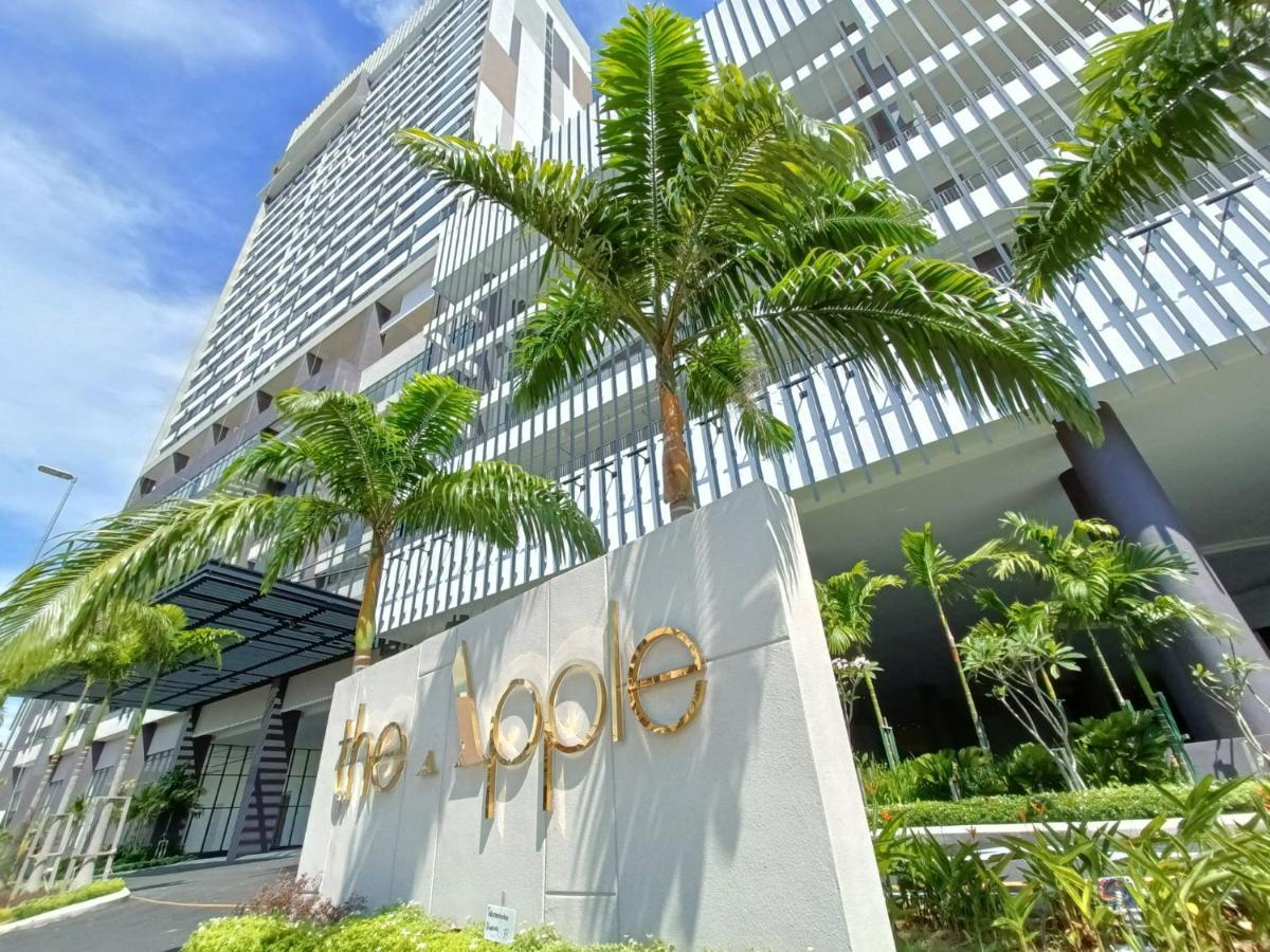The Apple Residence By Heystay Management Malacca Екстериор снимка